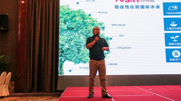 �������r�������{Ş